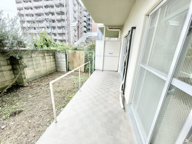 ローズハイツ香里園3号棟のバルコニー|バルコニーがあります