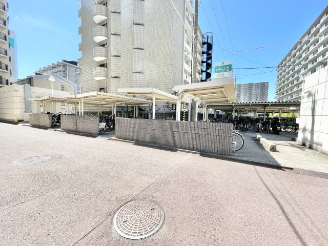 ローズハイツ香里園3号棟の駐輪場