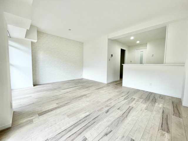 ローズハイツ香里園3号棟の居間・リビング|おしゃれなリビングです