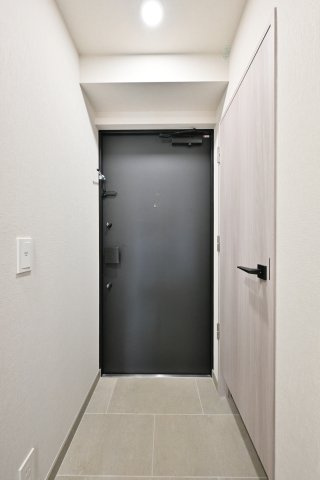 リビオメゾン西麻布の玄関