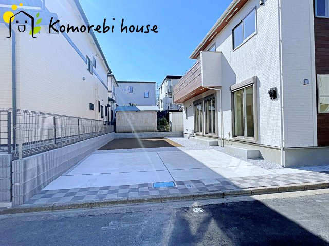 鴻巣市天神5丁目　新築一戸建て　ブルーミングガーデン　02の前面道路含む現地写真|撮影：'25/11/17