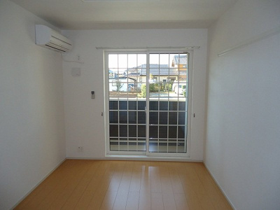 【居間・リビング】 | イースタン・パーク５１Ａ | こちらの居間で趣味の時間をお楽しみください