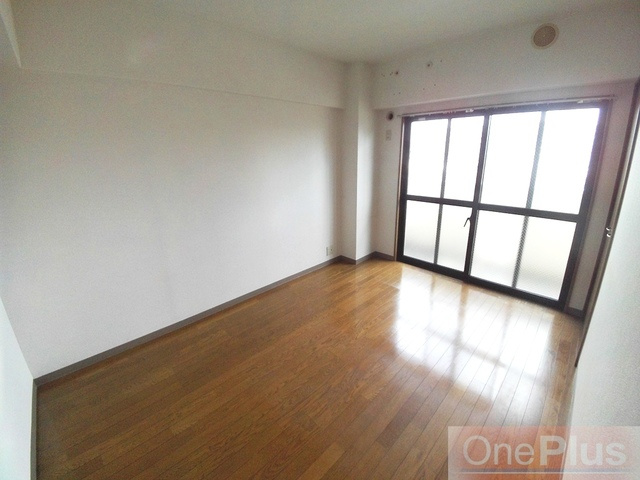 ルブニール西郷の洋室