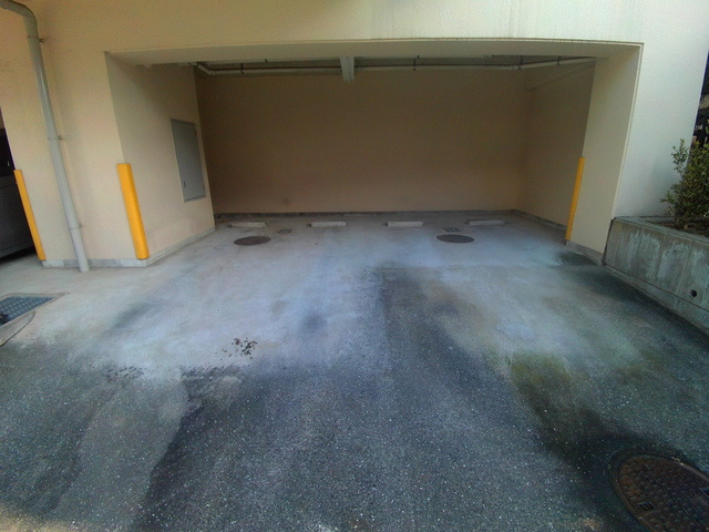 ルブニール西郷の駐車場