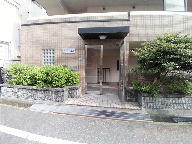 ルブニール西郷のエントランス