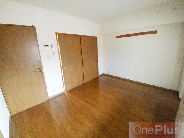 ルブニール西郷の洋室