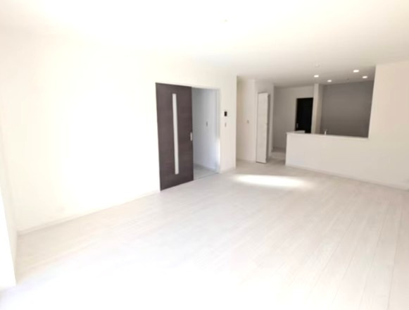 マイホームネクスト豊田美里２号棟の居間・リビング