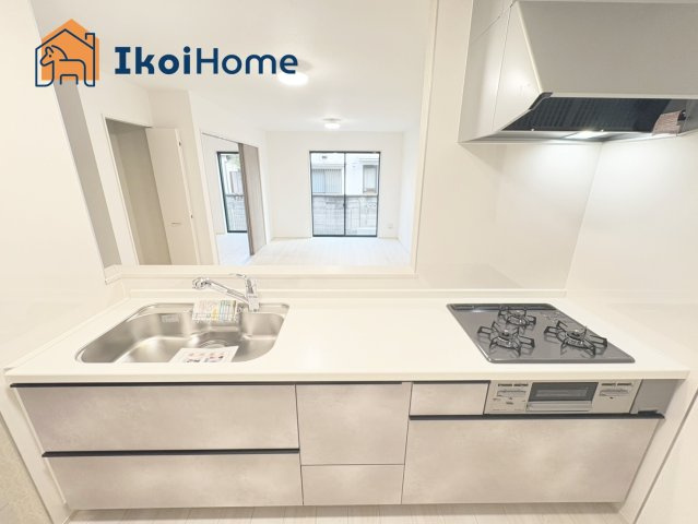 明石市二見町西二見　A号棟　新築戸建のキッチン|【ホームページに現地動画掲載中】●年中無休：当日予約可●人気の対面キッチン♪調理スペースもゆったり！