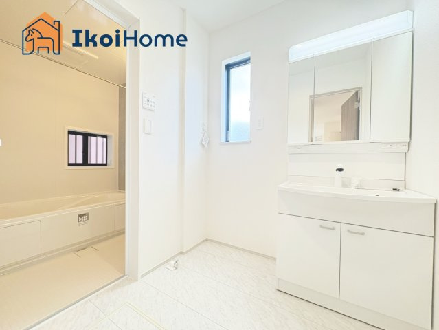 明石市二見町西二見　A号棟　新築戸建の洗面所|【ホームページに現地動画掲載中】●年中無休：当日予約可●お好みで洗濯パンお付けいただけます。