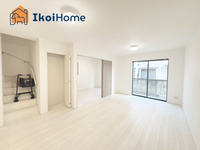 明石市二見町西二見　A号棟　新築戸建の収納|【ホームページに現地動画掲載中】●年中無休：当日予約可●リビング階段のお家！お子様の様子も伺えます♪