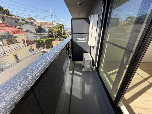 プルメリア阪大前のバルコニー
