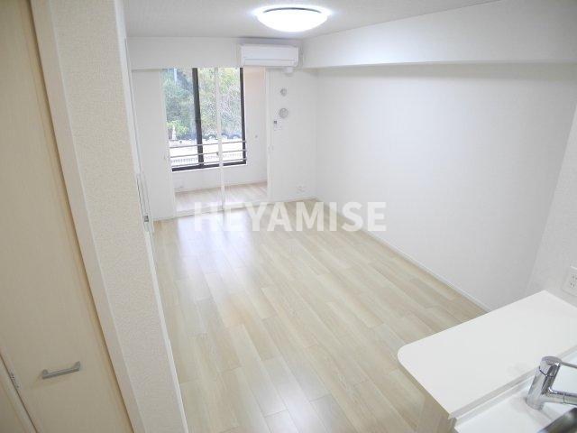 ドルチェこばの居間・リビング|※室内画像は別号室のもの(反転タイプ)