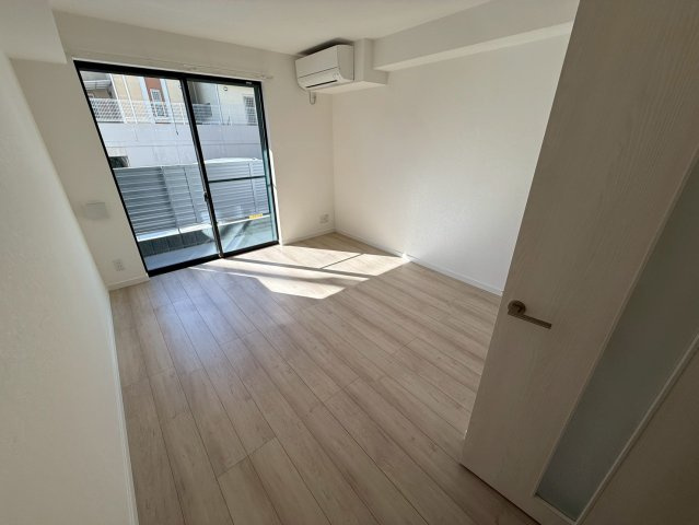 プルメリア阪大前の居間・リビング