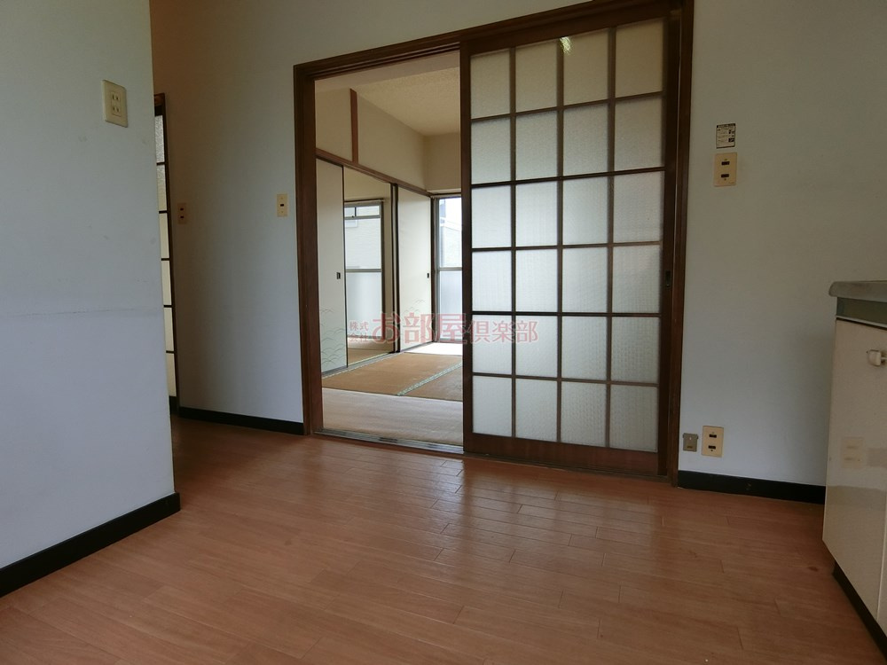 レイクヒルY'sの居間・リビング|ゆったりすごせます。