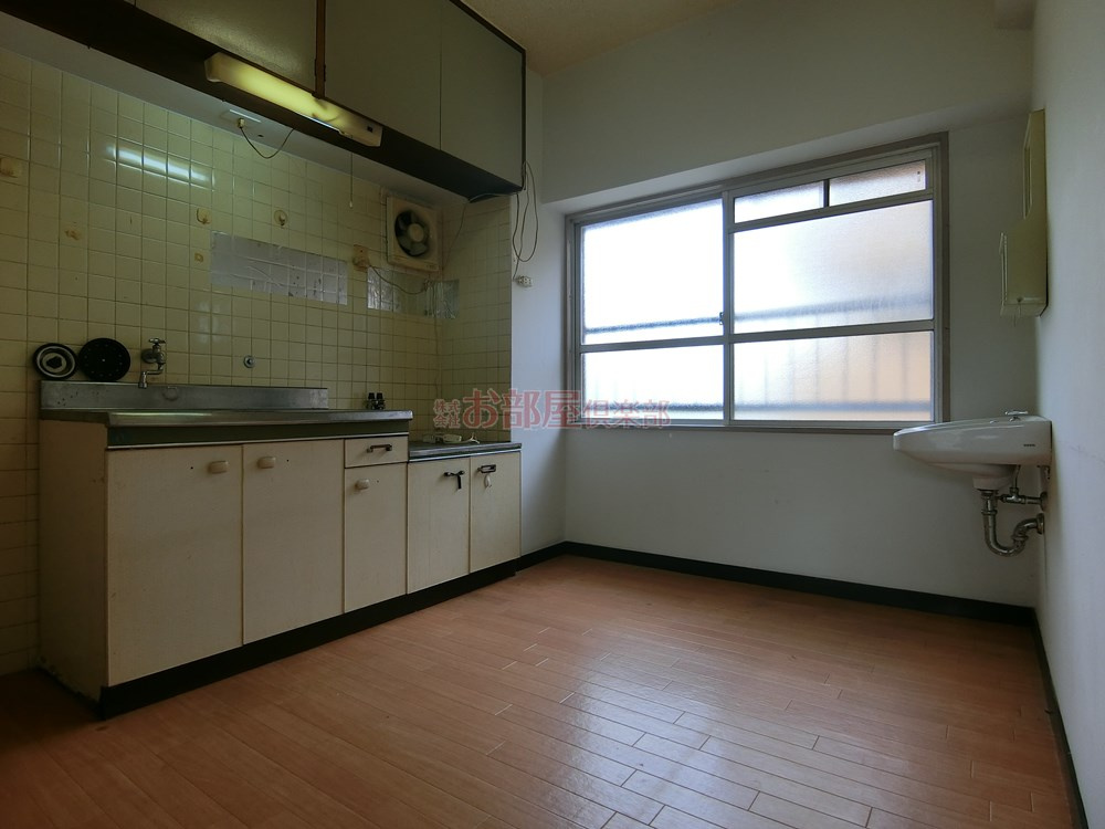 レイクヒルY'sの居間・リビング|使いやすいダイニングです