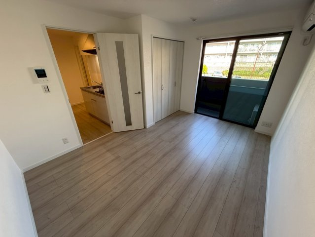 プルメリア阪大前の居間・リビング