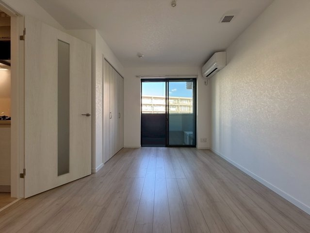 プルメリア阪大前の居間・リビング