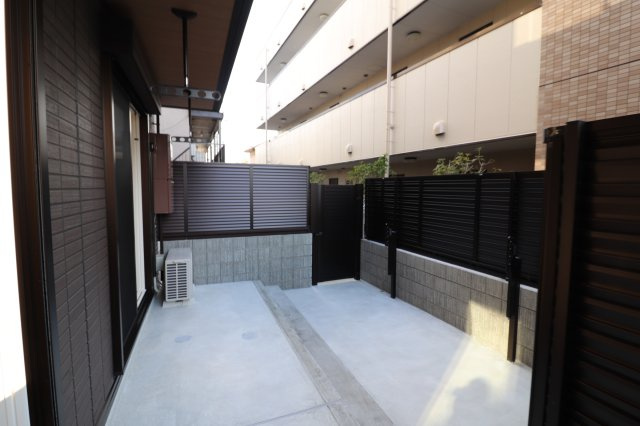 FLAIR総持寺のバルコニー