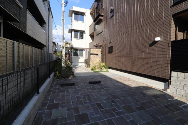 FLAIR総持寺の周辺