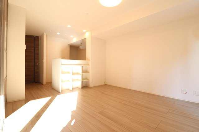 FLAIR総持寺の居間・リビング