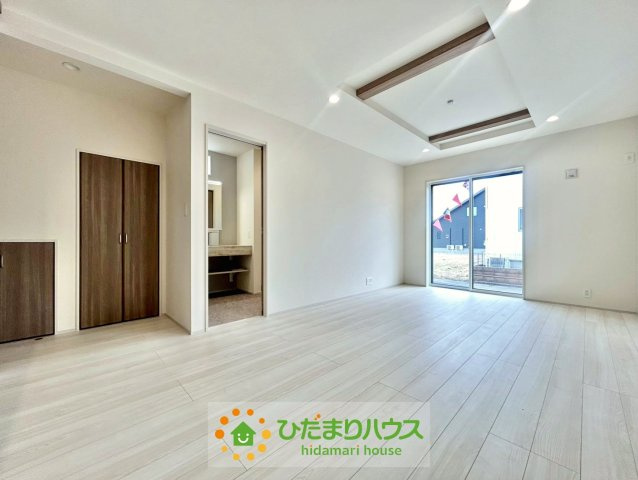 白岡市小久喜4期　新築一戸建ての居間・リビング