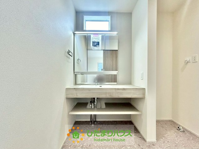 白岡市小久喜4期　新築一戸建ての独立洗面台