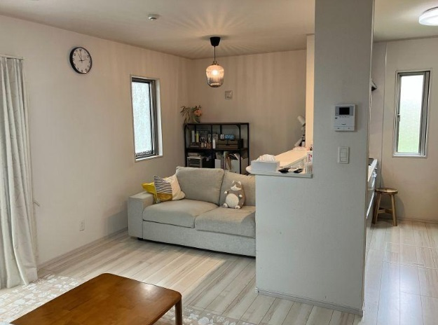 【居間・リビング】 | 佐倉市江原台１丁目　中古戸建て | リビング