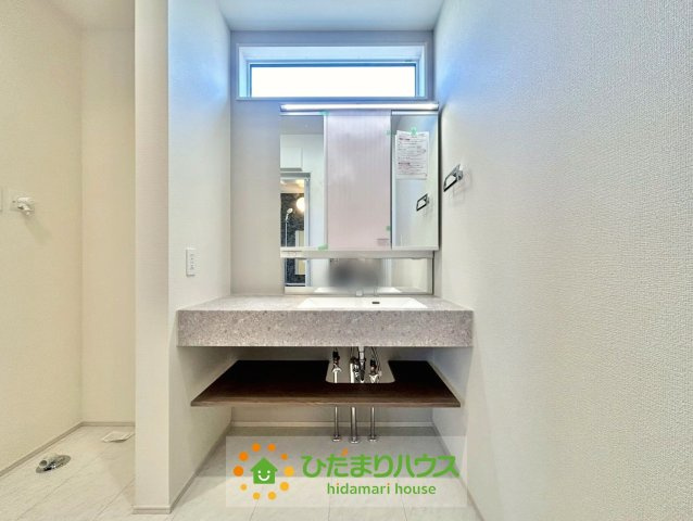 久喜市久喜東５丁目2期　新築一戸建て　01の独立洗面台