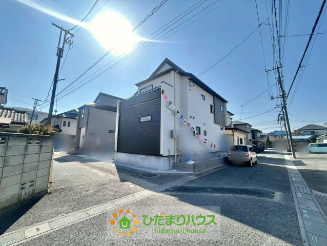 久喜市久喜東５丁目2期　新築一戸建て　01の前面道路含む現地写真