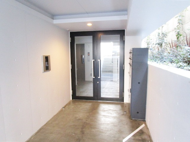 レジス飛鳥山公園のエントランス|エントランススペース。