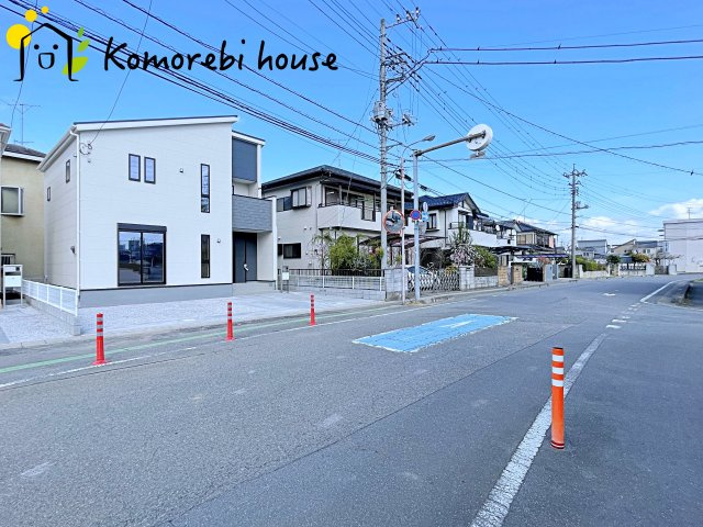 鴻巣市鴻巣第2　新築一戸建て　リーブルガーデン　03の前面道路含む現地写真|前面道路含む現地写真です