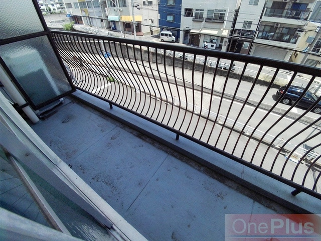 灘中央ビルのバルコニー