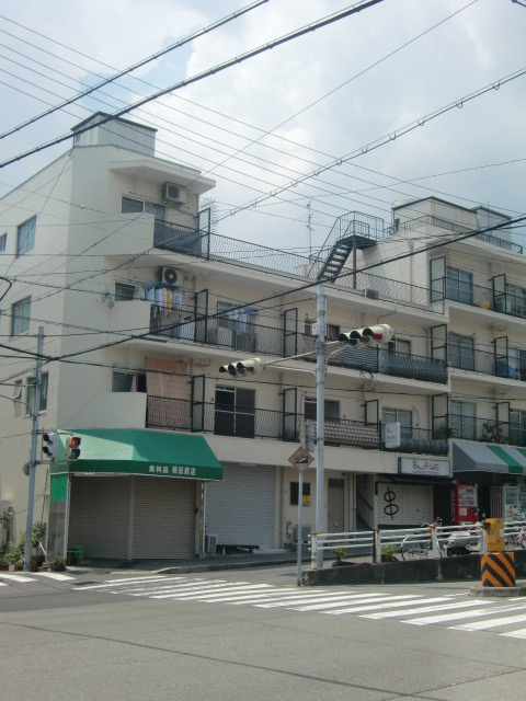 灘中央ビルの外観