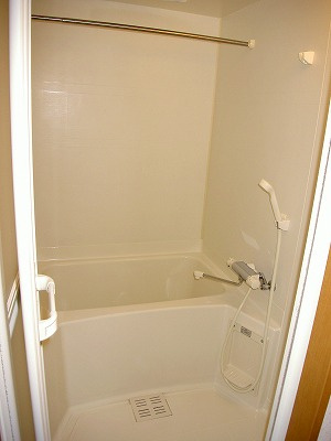 ピュアライフ結城 C棟の浴室