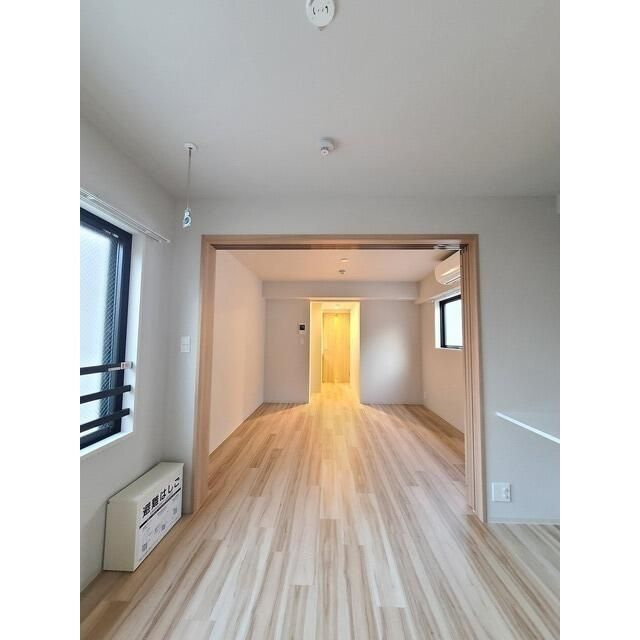 ウェルスクエアイズム千川Ⅱの居間・リビング