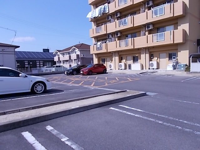 ＳｈａｌｌｏｗＷｅｌｌの駐車場