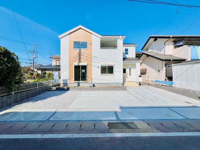 前橋市北代田町の外観|間口も広く駐車も楽々♪
