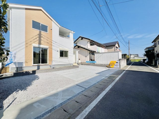 前橋市北代田町の前面道路含む現地写真|閑静な住宅地◎