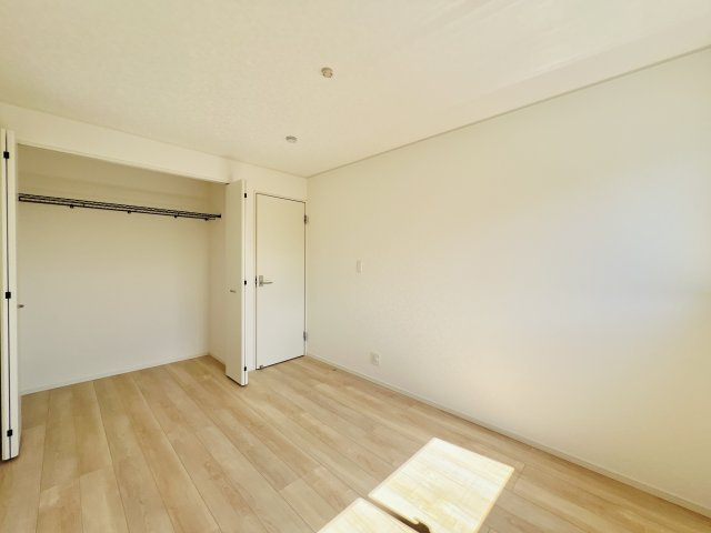 前橋市茂木町の洋室|お子様の一人部屋デビューにも最適♪