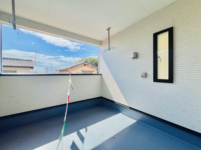 前橋市茂木町のバルコニー|プライベート空間も確保出来るインナーバルコニー♪