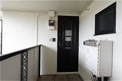 【玄関】 | ル・パサージュ | 玄関前