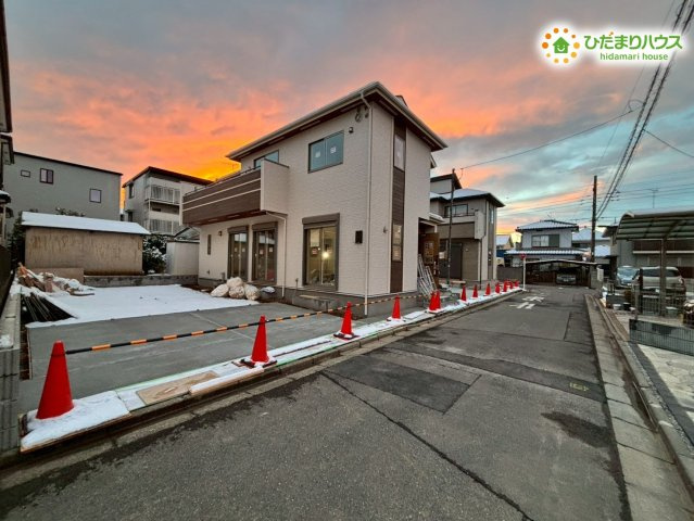 鴻巣市天神5丁目　新築一戸建て　ブルーミングガーデン　02の駐車場