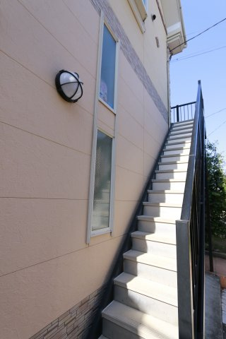 ユナイト黄金町エレーヌの杜のエントランス