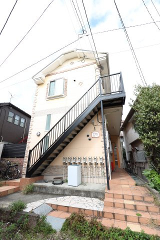 ユナイト黄金町エレーヌの杜の外観