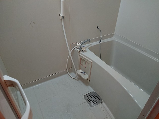 グリーンハイツ南登町の浴室