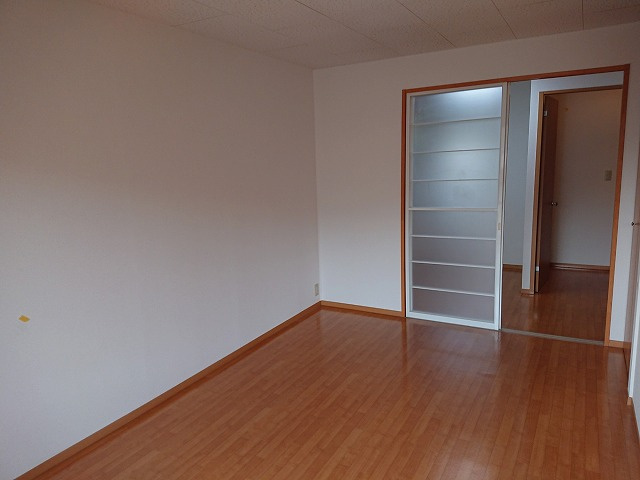 グリーンハイツ南登町の居間・リビング