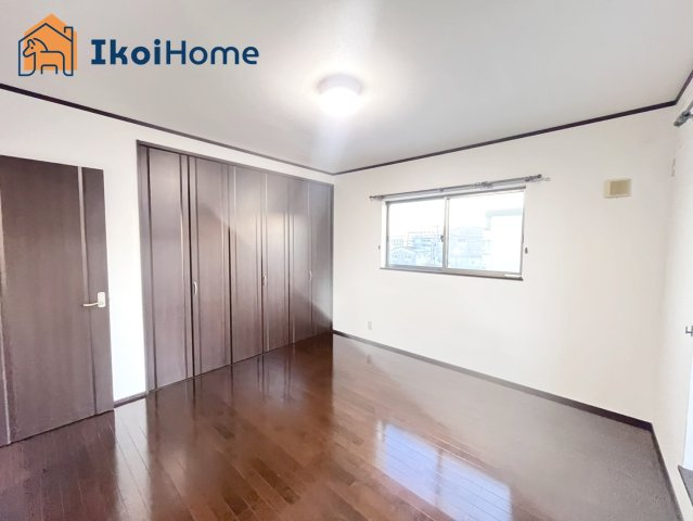 神戸市西区白水2丁目　中古戸建の寝室|【ホームページに現地動画掲載中】●年中無休：当日予約可●大型収納ございますので、お洋服など収納可能！