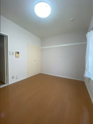 【寝室】 | ウイング２ | 広くて明るい寝室