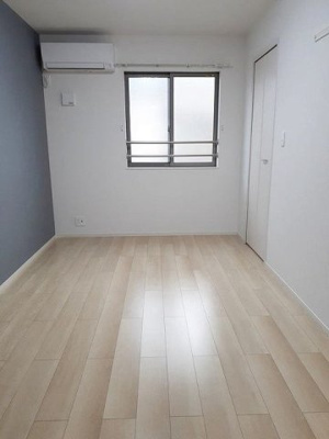 【内装】 | プリートビラ | 明るい色調の室内です