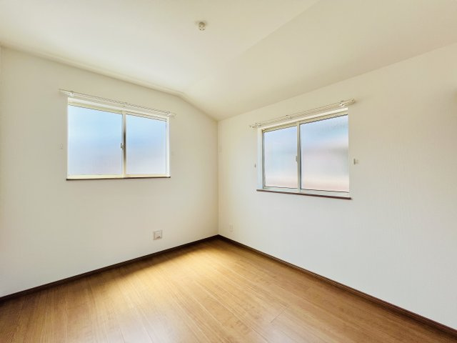 高崎市浜尻町の洋室|お子様の一人部屋デビューにも最適♪